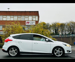 Ford Focus 1.6 TDCi Titanium Euro 5 (s/s) 5dr - 22