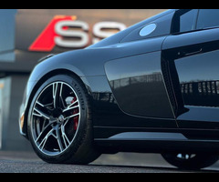 Audi R8 5.2 FSI V10 Performance Carbon Black S Tronic quattro Euro 6 (s/s) 2dr - 46