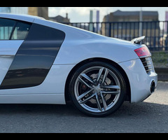 Audi R8 4.2 FSI V8 S Tronic quattro Euro 5 2dr - 19