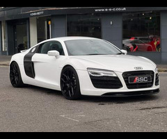 Audi R8 4.2 FSI V8 S Tronic quattro Euro 5 2dr - 5