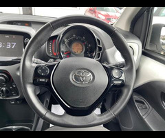 Toyota Aygo 1.0 VVT-i x-play x-shift Euro 6 5dr - 26