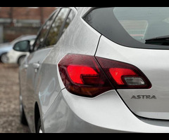 Vauxhall Astra 1.4i SRi Euro 6 5dr - 22