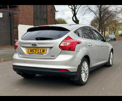 Ford Focus 1.0T EcoBoost Zetec Euro 5 (s/s) 5dr - 36