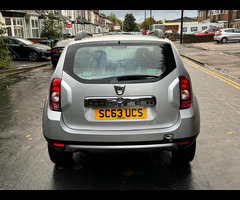 Dacia Duster 1.5 dCi Laureate Euro 5 5dr - 19