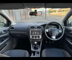 Ford Focus 1.6 Zetec Climate 5dr - 10