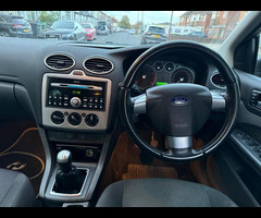 Ford Focus 2.0 Titanium 5dr - 28