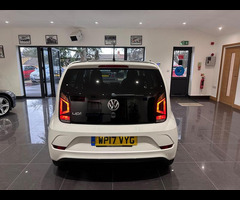 Volkswagen UP! 1.0 Move up! Euro 6 5dr - 7