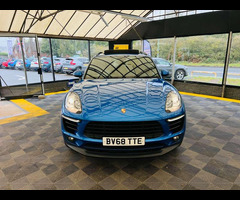 Porsche Macan 2.0 Macan Semi-Auto 4WD 5dr - 4