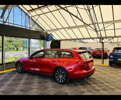 Volvo V60 2.0 V60 Momentum B4 MHEV Auto 5dr - 4