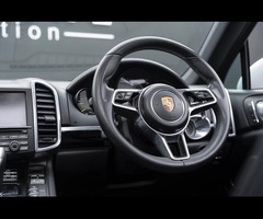 Porsche Cayenne 3.0 V6 E-Hybrid S TiptronicS 4WD Euro 6 (s/s) 5dr - 10