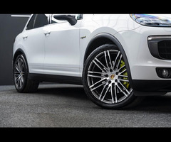 Porsche Cayenne 3.0 V6 E-Hybrid S TiptronicS 4WD Euro 6 (s/s) 5dr - 16