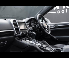 Porsche Cayenne 3.0 V6 E-Hybrid S TiptronicS 4WD Euro 6 (s/s) 5dr - 35