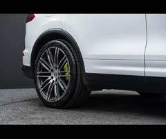 Porsche Cayenne 3.0 V6 E-Hybrid S TiptronicS 4WD Euro 6 (s/s) 5dr - 40