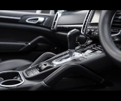 Porsche Cayenne 3.0 V6 E-Hybrid S TiptronicS 4WD Euro 6 (s/s) 5dr - 41