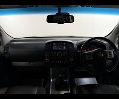 Nissan Navara 2.5 dCi Tekna 4WD Euro 5 4dr - 3