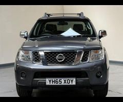 Nissan Navara 2.5 dCi Tekna 4WD Euro 5 4dr - 8