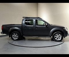 Nissan Navara 2.5 dCi Tekna 4WD Euro 5 4dr - 14