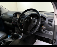 Nissan Navara 2.5 dCi Tekna 4WD Euro 5 4dr - 16