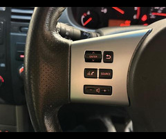 Nissan Navara 2.5 dCi Tekna 4WD Euro 5 4dr - 18