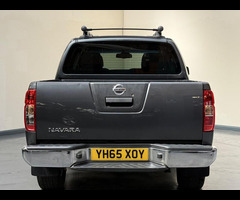 Nissan Navara 2.5 dCi Tekna 4WD Euro 5 4dr - 28