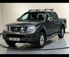 Nissan Navara 2.5 dCi Tekna 4WD Euro 5 4dr - 35