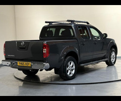 Nissan Navara 2.5 dCi Tekna 4WD Euro 5 4dr - 40