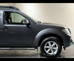 Nissan Navara 2.5 dCi Tekna 4WD Euro 5 4dr - 43