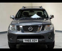 Nissan Navara 2.5 dCi Tekna 4WD Euro 5 4dr - 63