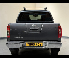 Nissan Navara 2.5 dCi Tekna 4WD Euro 5 4dr - 64