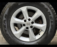 Nissan Navara 2.5 dCi Tekna 4WD Euro 5 4dr - 82