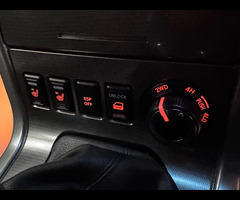 Nissan Navara 2.5 dCi Tekna 4WD Euro 4 4dr - 25