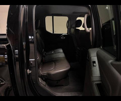 Nissan Navara 2.5 dCi Tekna 4WD Euro 4 4dr - 26