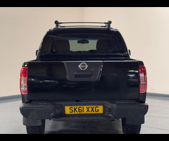 Nissan Navara 2.5 dCi Tekna 4WD Euro 4 4dr - 28