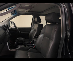 Nissan Navara 2.5 dCi Tekna 4WD Euro 4 4dr - 34