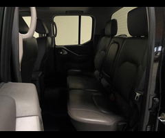 Nissan Navara 2.5 dCi Tekna 4WD Euro 4 4dr - 36