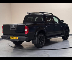 Nissan Navara 2.5 dCi Tekna 4WD Euro 4 4dr - 42