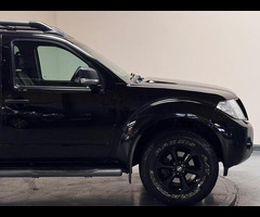 Nissan Navara 2.5 dCi Tekna 4WD Euro 4 4dr - 47