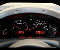Nissan Navara 2.5 dCi Visia 4WD Euro 5 4dr - 17