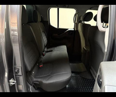 Nissan Navara 2.5 dCi Visia 4WD Euro 5 4dr - 23
