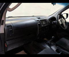 Nissan Navara 2.5 dCi Visia 4WD Euro 5 4dr - 29