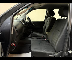 Nissan Navara 2.5 dCi Visia 4WD Euro 5 4dr - 30