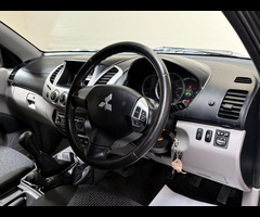 Mitsubishi L200 2.5 DI-D Warrior 4WD Euro 5 4dr (LB) - 16