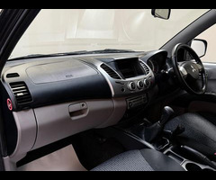 Mitsubishi L200 2.5 DI-D Warrior 4WD Euro 5 4dr (LB) - 29