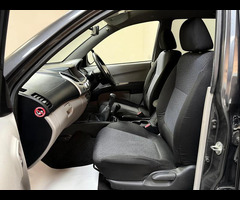 Mitsubishi L200 2.5 DI-D Warrior 4WD Euro 5 4dr (LB) - 31