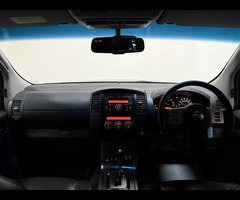 Nissan Navara 2.5 dCi Tekna Auto 4WD Euro 4 4dr - 3