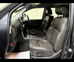 Nissan Navara 2.5 dCi Tekna Auto 4WD Euro 4 4dr - 4