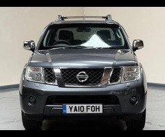 Nissan Navara 2.5 dCi Tekna Auto 4WD Euro 4 4dr - 8