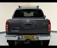 Nissan Navara 2.5 dCi Tekna Auto 4WD Euro 4 4dr - 9