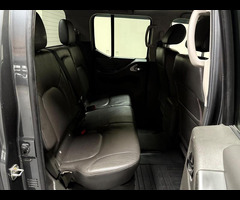 Nissan Navara 2.5 dCi Tekna Auto 4WD Euro 4 4dr - 25