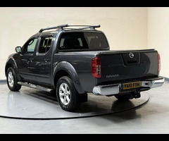 Nissan Navara 2.5 dCi Tekna Auto 4WD Euro 4 4dr - 27